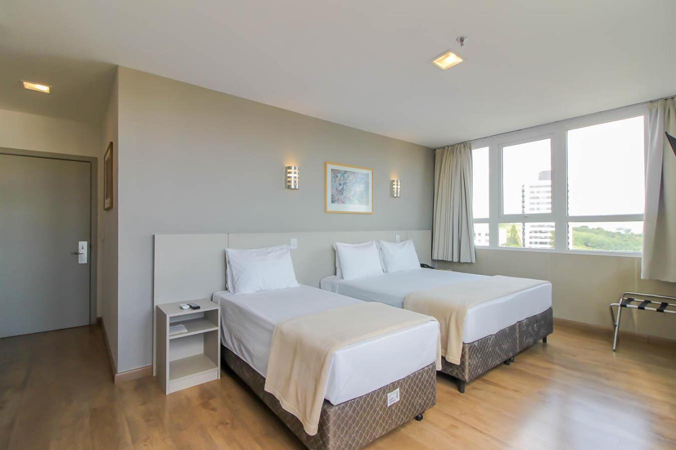 Coral Hotel proximo a Pucrs e Araujo Viana Porto Alegre Habitación foto