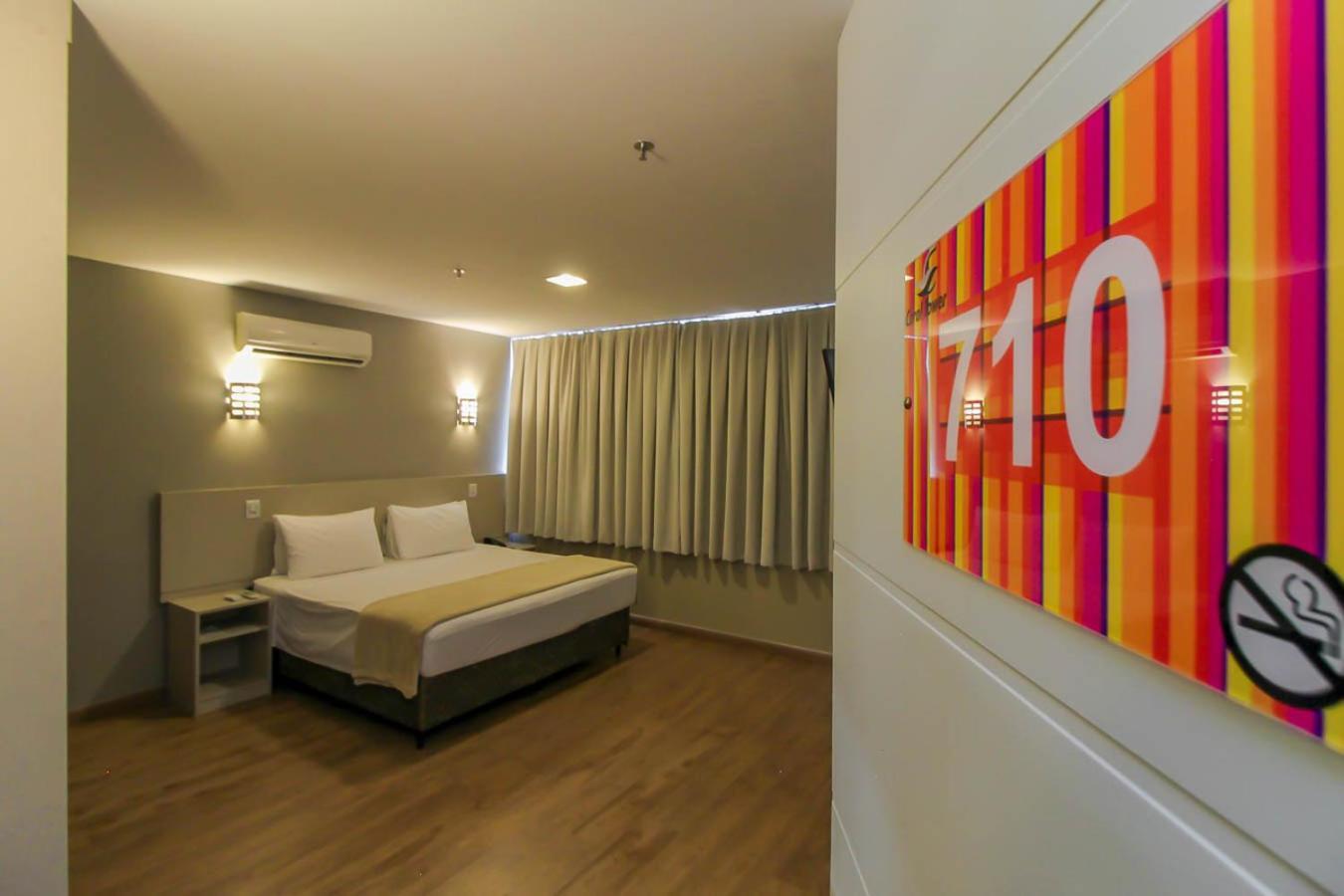 Coral Hotel proximo a Pucrs e Araujo Viana Porto Alegre Habitación foto